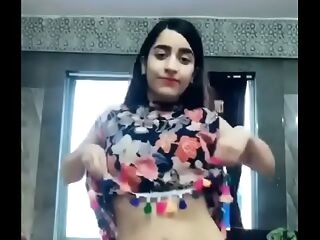 arab ultra-cutie teenager pussy and boobs flash