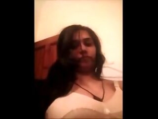 U.P. Hot Gal Aisha Ke Ideal Boobs, Tugging on Web cam